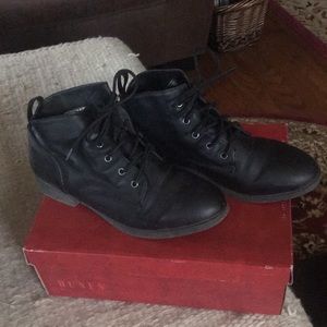 American Eagle black ankle boots